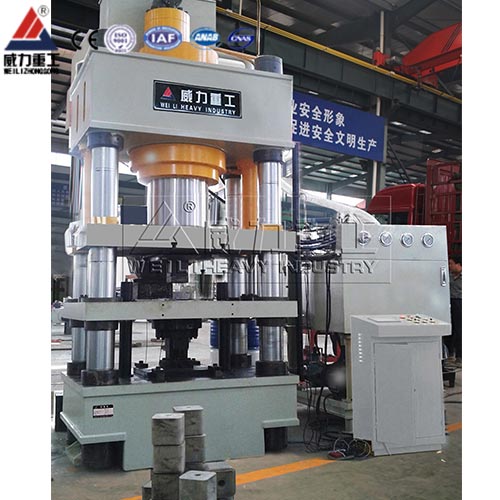 牛羊舔磚液壓機(jī)_舔鹽壓塊機(jī)設(shè)備