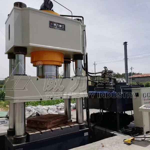 鍛造液壓機(jī)廠家(800T1600噸3150T4000噸)熱模鍛液壓機(jī)