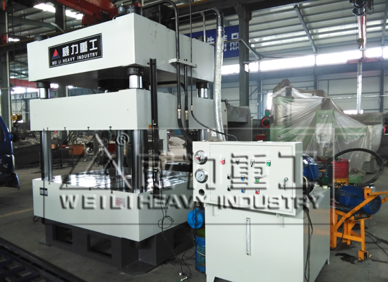 315噸標(biāo)準(zhǔn)三梁四柱液壓機