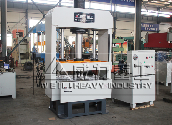 100噸龍門(mén)液壓機(jī)