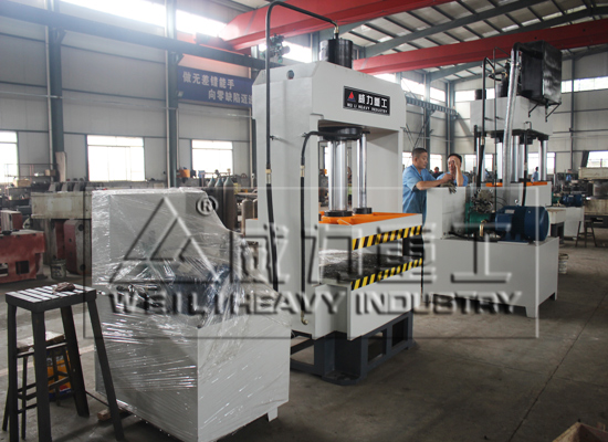 100噸龍門(mén)液壓機(jī)3