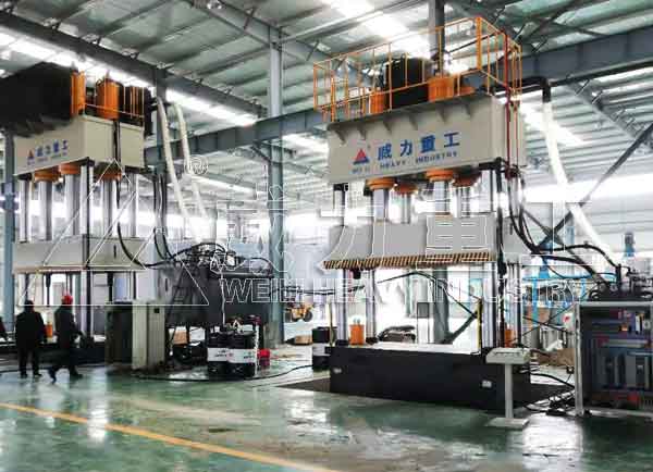 2000噸液壓機(jī)客戶使用現(xiàn)場