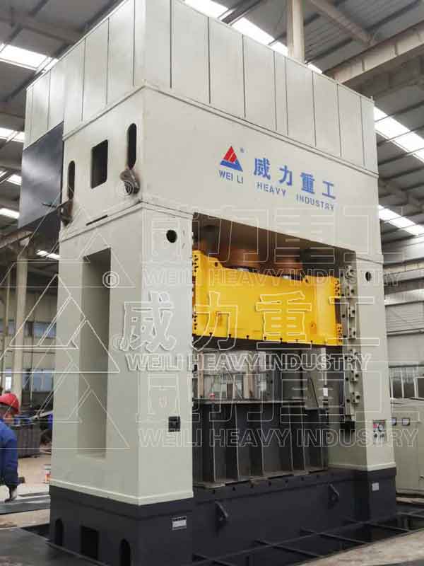 2000噸框架式液壓壓力機(jī)客戶車(chē)間裝配