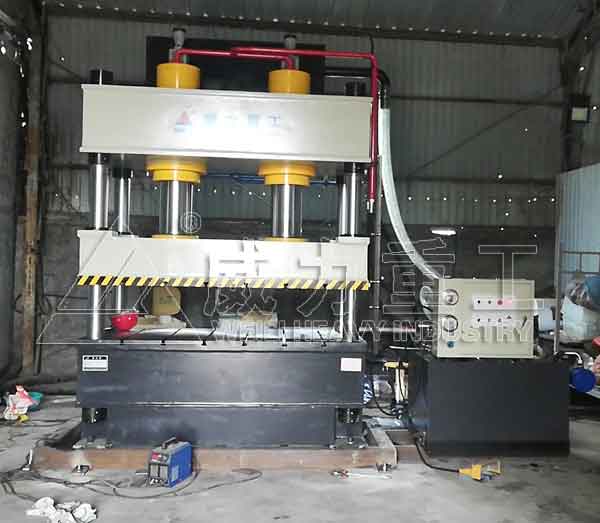 315噸復(fù)合材料漏糞板模壓機(jī)