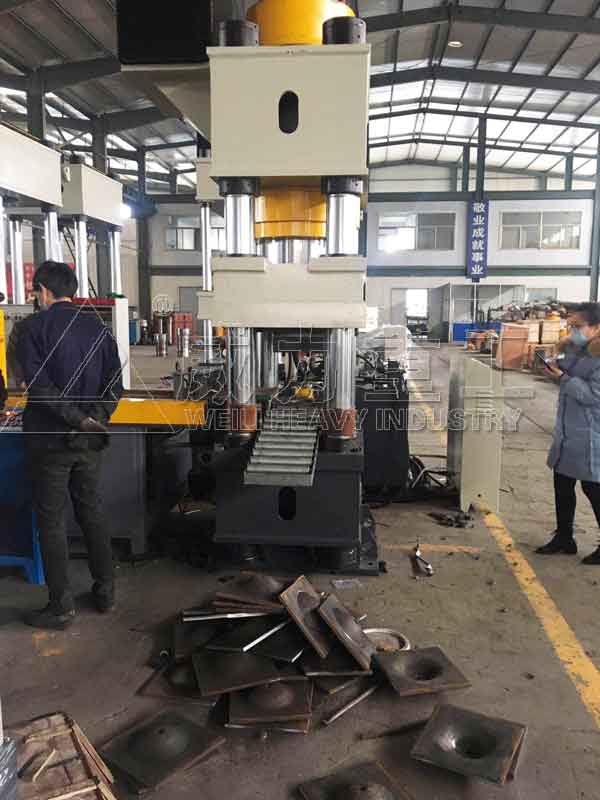 500噸錨桿托盤(pán)液壓機(jī)