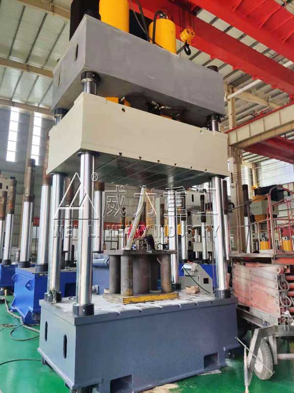 630噸液壓機(jī)_630T雙缸四柱液壓機(jī)-校正整形油壓機(jī)