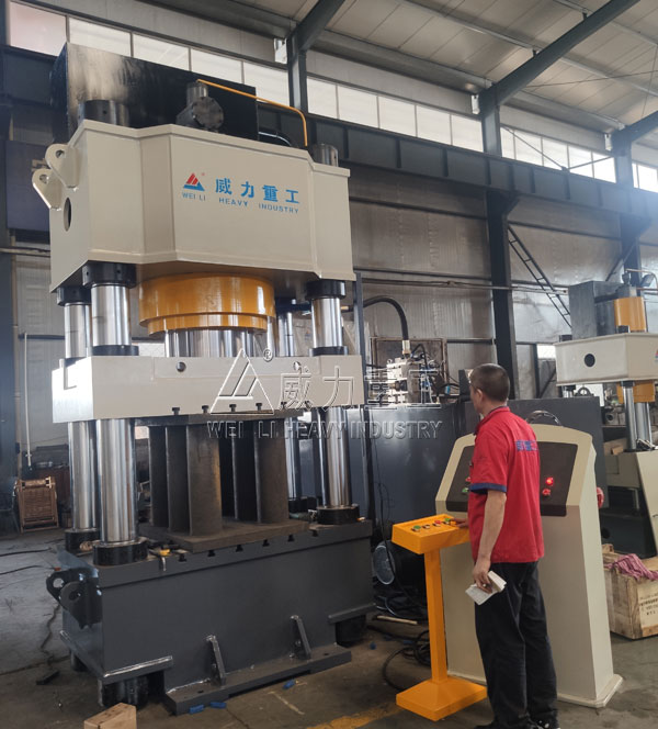 伺服800噸液壓機(jī)_四柱800噸油壓機(jī)_800T壓力機(jī)廠家