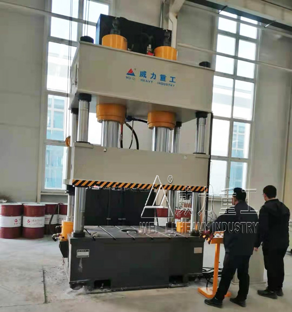 拉伸動(dòng)力電池外殼成型500噸四柱液壓機(jī)