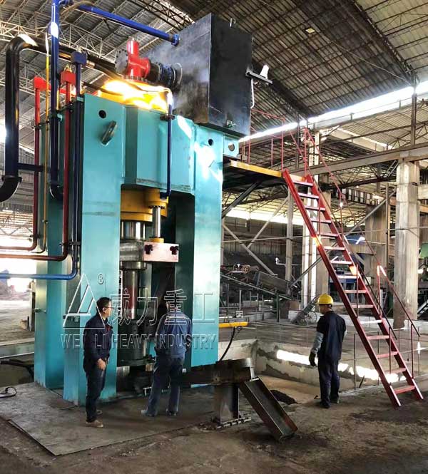 1600噸龍門框架式液壓機(jī)