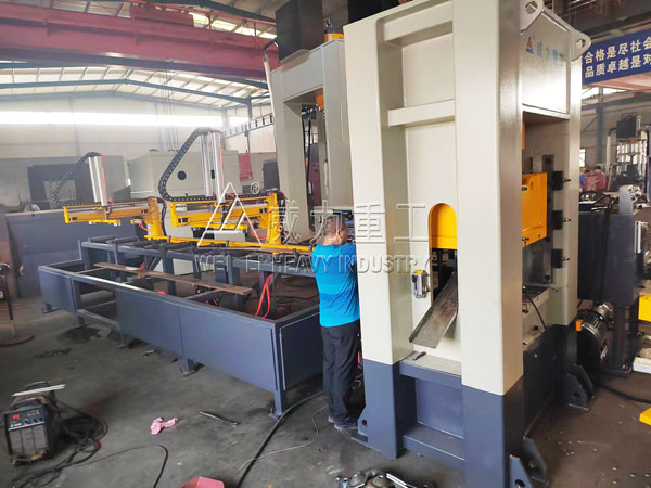 400噸框架式錨桿托盤(pán)液壓機(jī)自動(dòng)化生產(chǎn)線