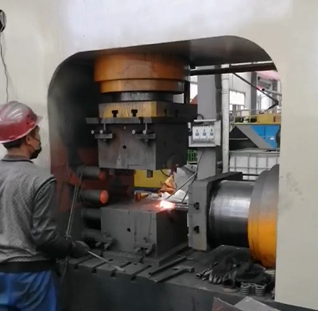 萬向節(jié)叉鍛造過程