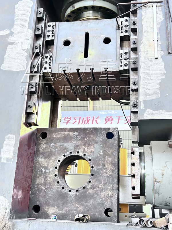 2000噸多向模鍛液壓機(jī)主缸1200噸，噸位800