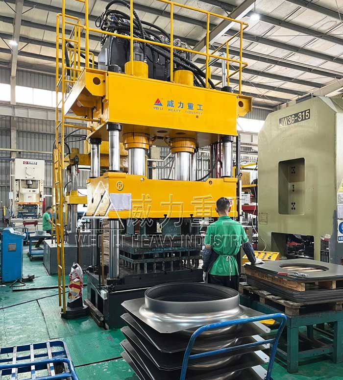 400噸四柱液壓墊拉伸液壓機(jī)(汽車配件、不銹鋼殼