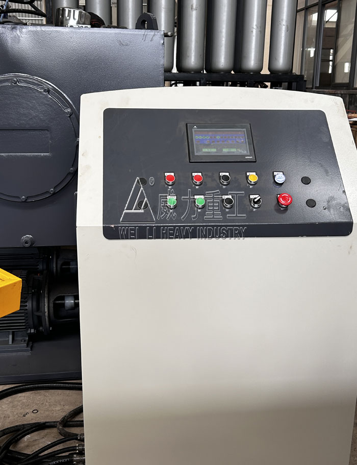 500噸框架式液壓機配有PLC、伺服系統(tǒng)